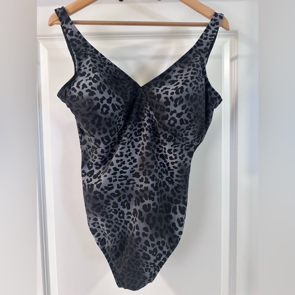 Miraclesuit Sonatina Leopard Print Bathing Suit Size